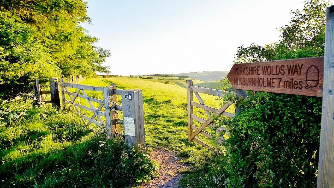 Jaktstuga Acorn Glade Glamping York Villa