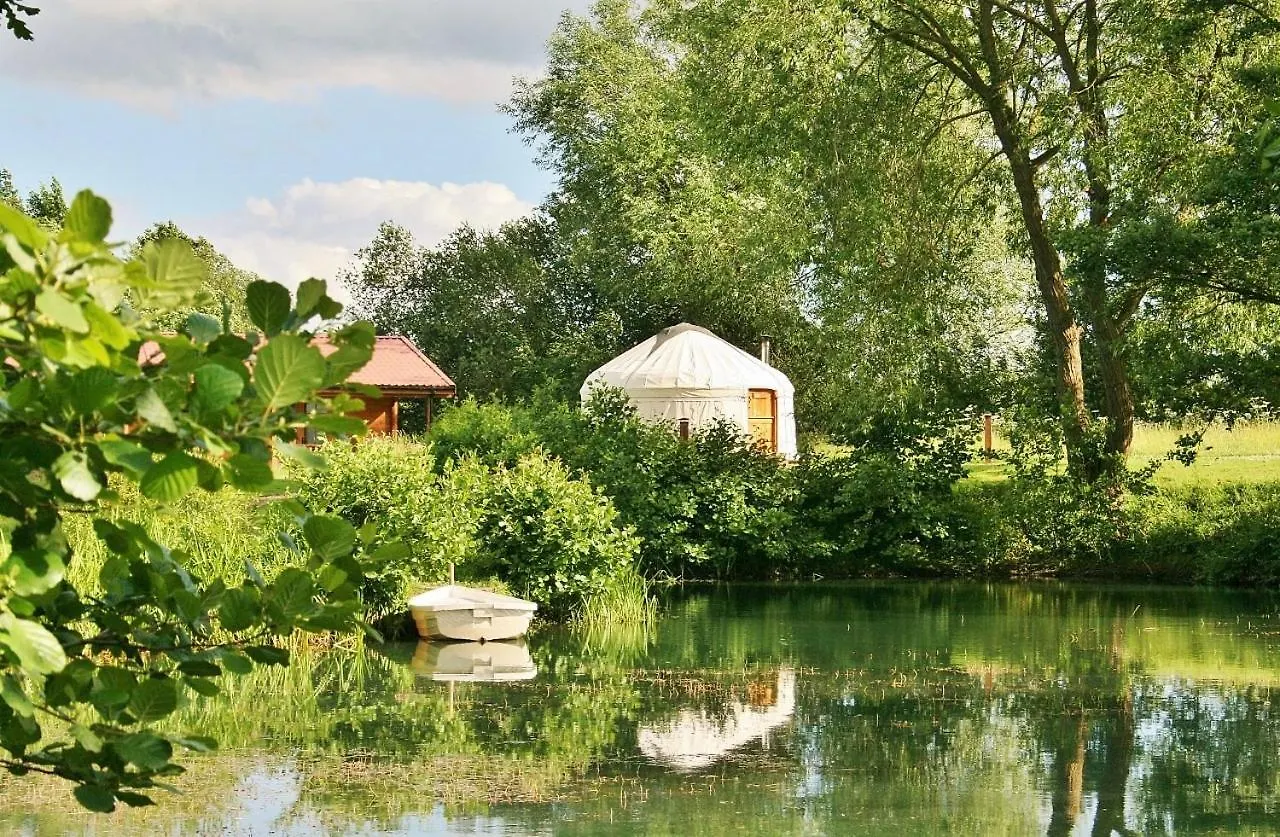 Acorn Glade Glamping York Villa 0*,  Storbritannien