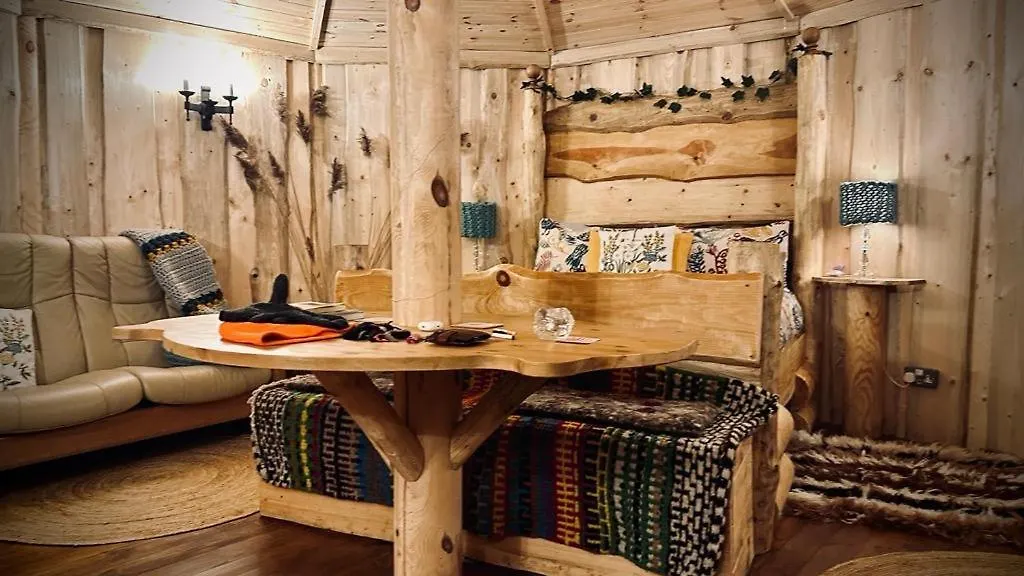 Jaktstuga Acorn Glade Glamping York Villa
