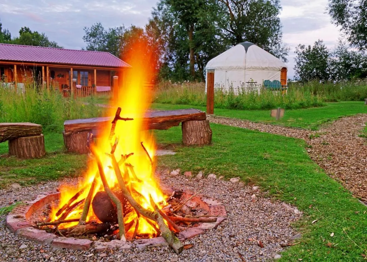 Acorn Glade Glamping Villa York Hytte