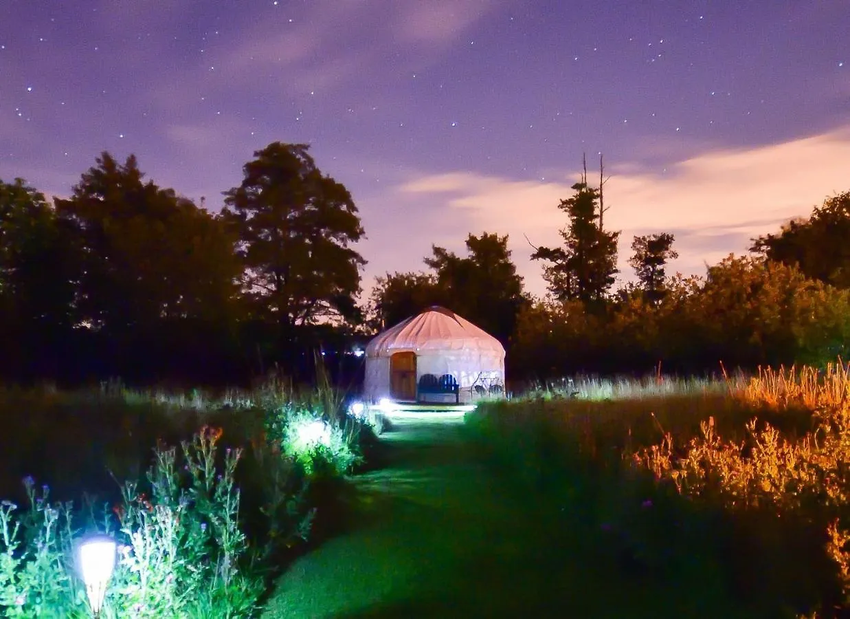 Acorn Glade Glamping Villa York 0*,  Storbritannien