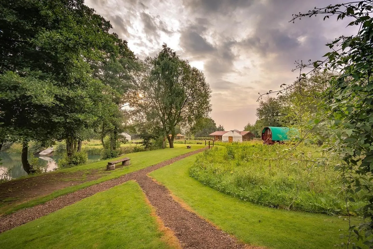 Acorn Glade Glamping Villa York