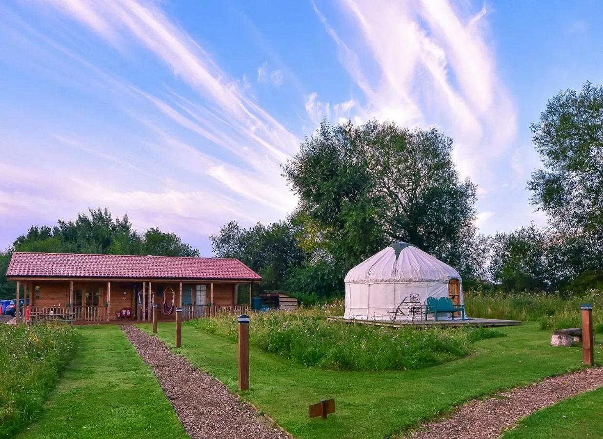 Acorn Glade Glamping Villa York Hytte